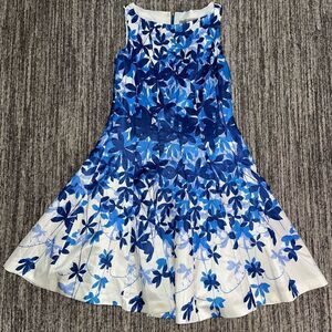 Danny and Nicole Women’s Size 4 A Line Knee Length Dress Blue Sleeveless